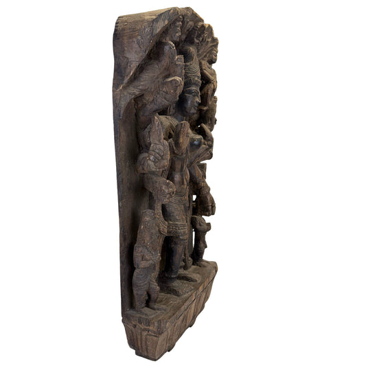 Shiva en Parvati verenigd als Ardhanarishvara in Indiaas houtsnijwerk