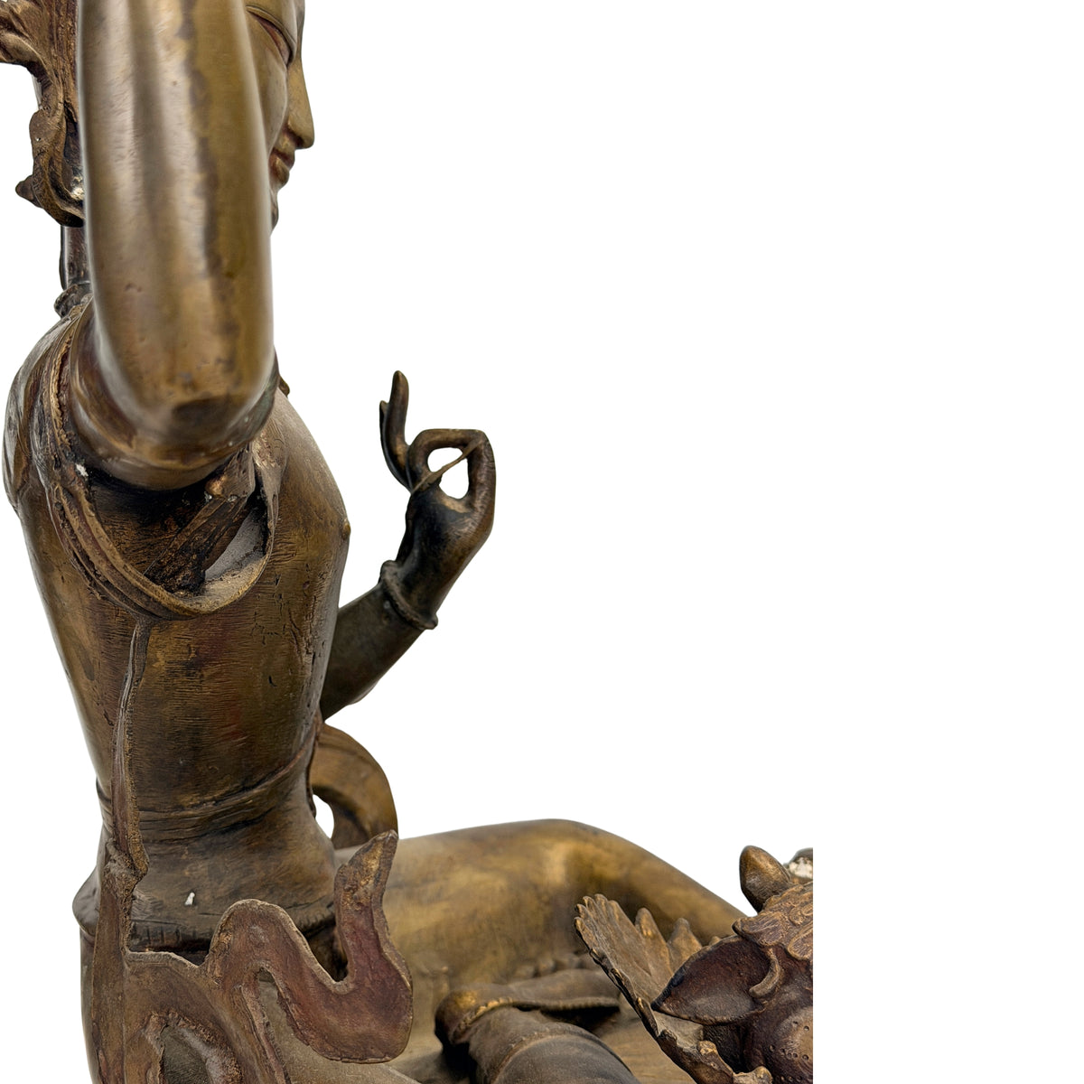 Detail van de linkerhand en het gedeeltelijk bewaarde lotusattribuut van Mañjuśrī