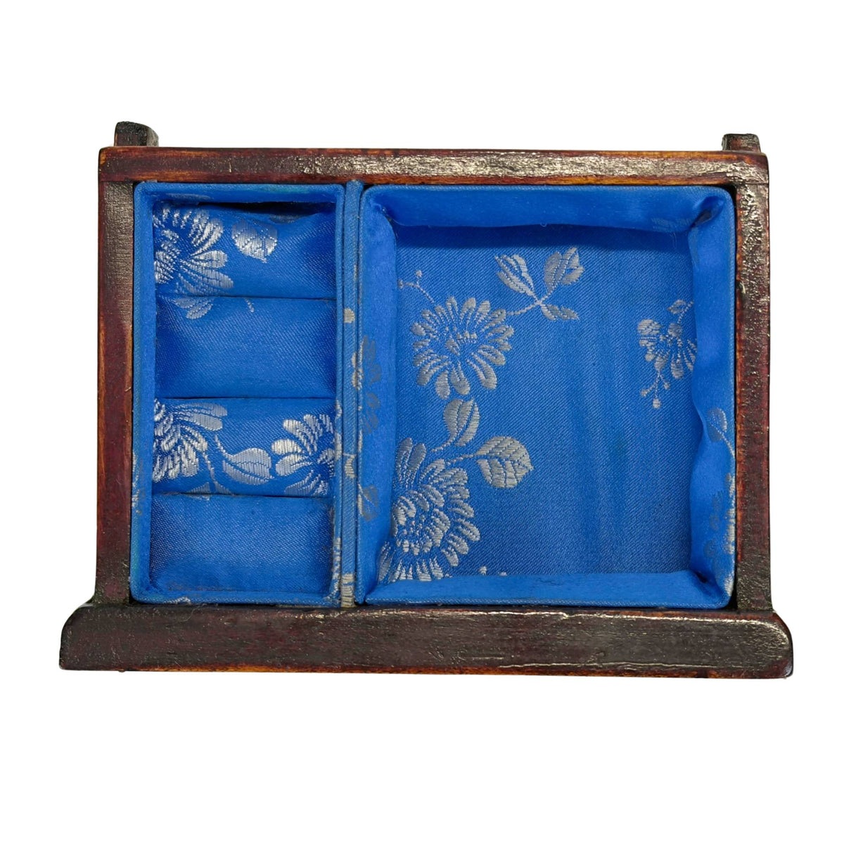 Chinese houten sieradenkist met gesneden steenpanelen en messing beslag – opname 10