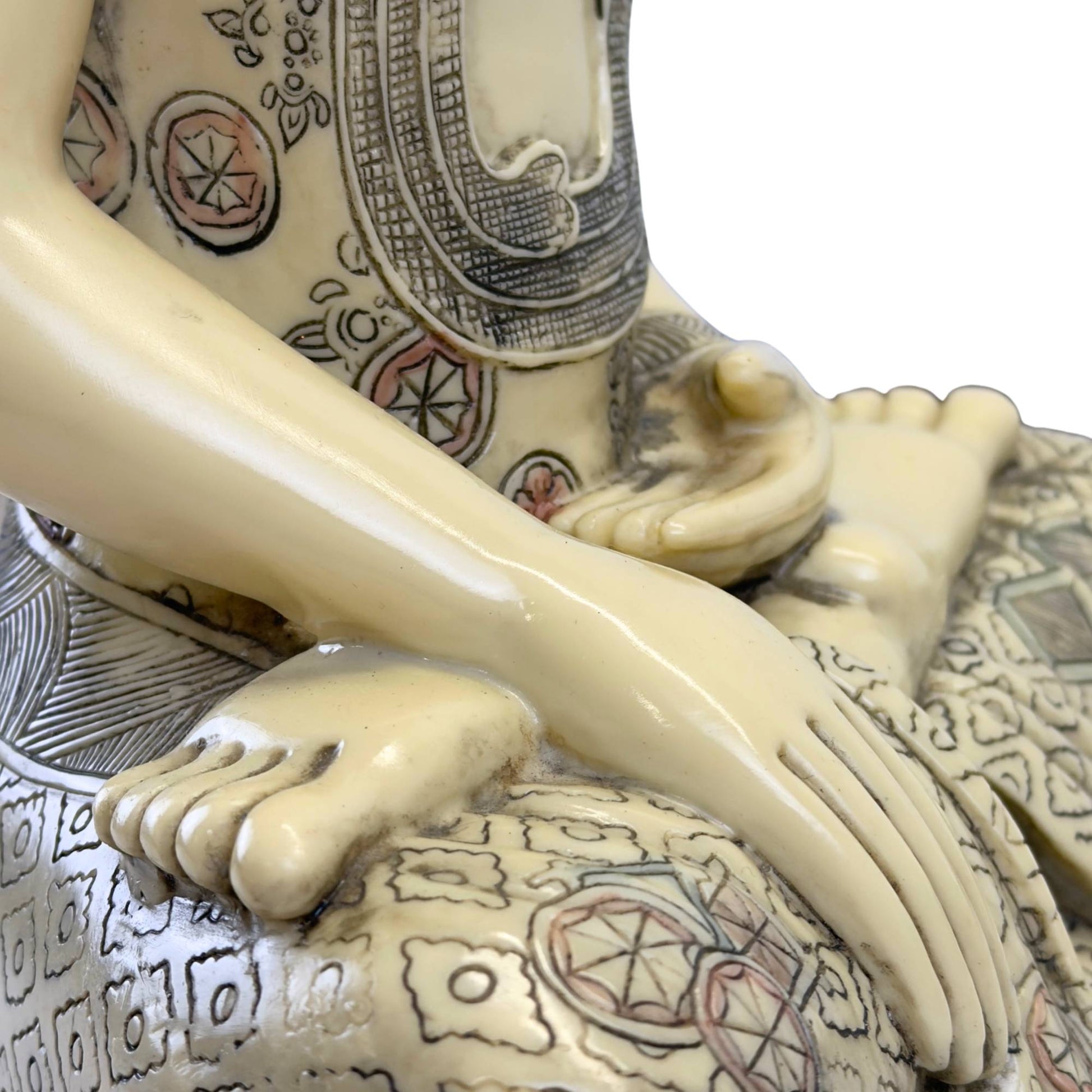 Boeddhabeeld detail van de hand in Bhumisparsha mudra