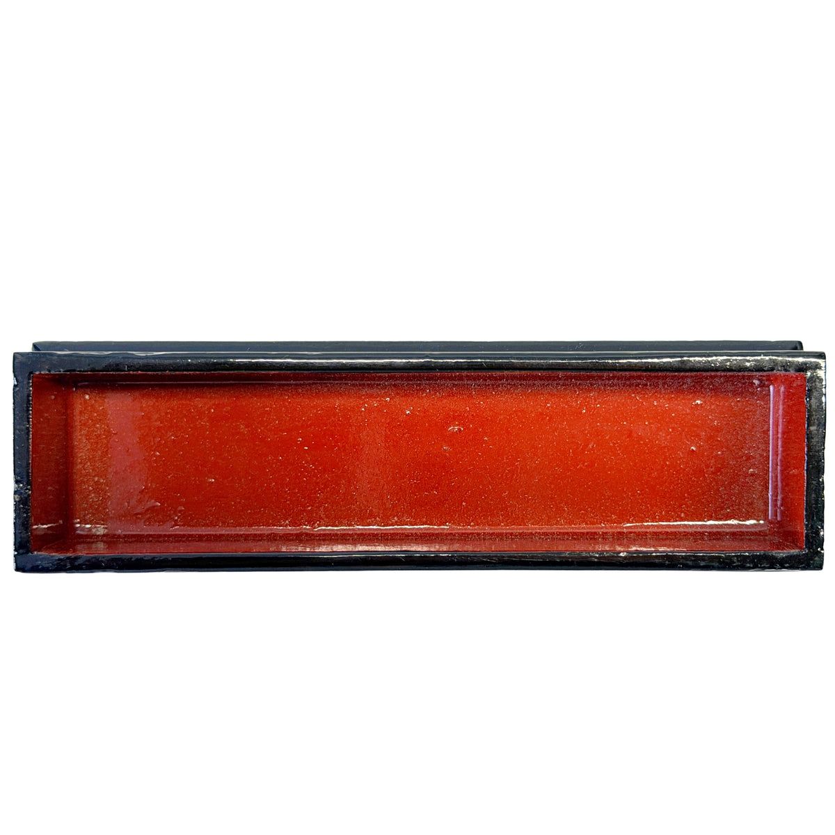 Zwart vintage lakdoosje met rode binnenzijde en losse deksel