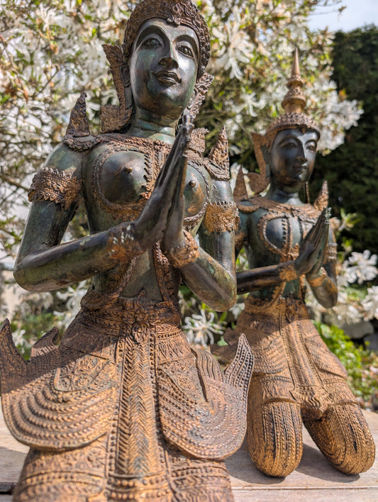 Thaise bronzen tempelwachters – knielend paar – Lot 433