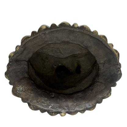 Antiek bronzen Boeddha beeld uit boeddhistische traditie