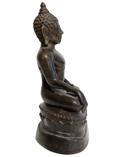 Antiek boeddhabeeld van brons in Bhumisparsha mudra