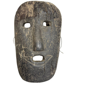 Muurdecoratie Antiek Breed Houten Sjamanenmasker – Geometrische Lipinkerving – Himalaya Regio – 26 cm