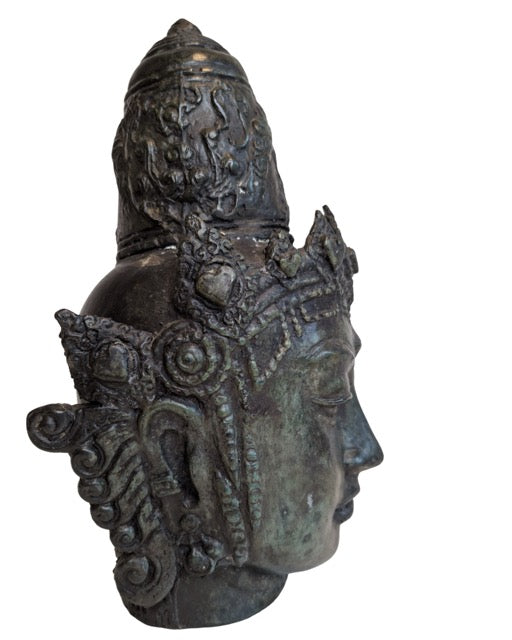 Antiek bronzen Bodhisattva hoofd uit de Himalaya-regio