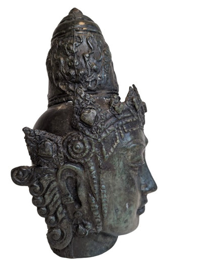 Antiek bronzen Bodhisattva hoofd uit de Himalaya-regio