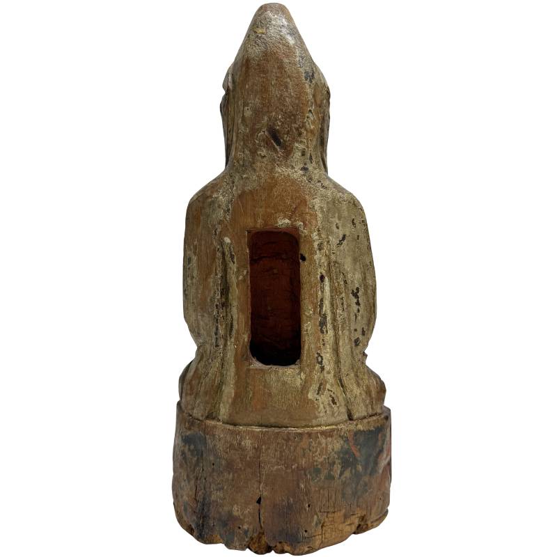 antiek houten guanyin beeld met natuurlijke slijtage en warme uitstraling  