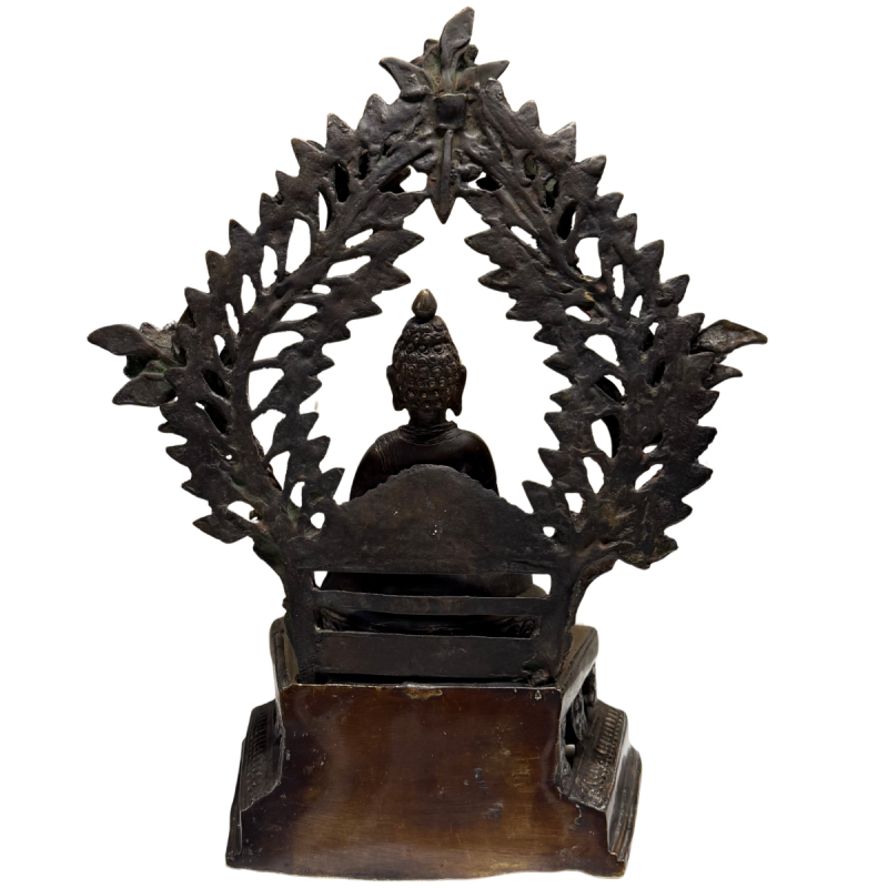 Antiek Himalaya tempelbeeld van een vuurvergulde boeddha