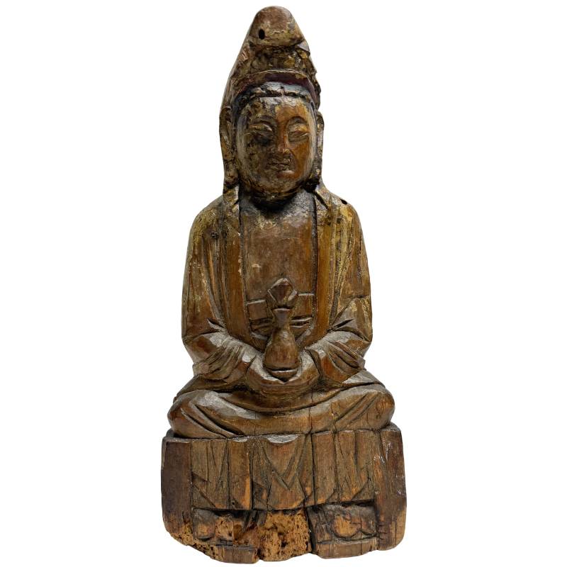 antiek houten guanyin beeld uit china met natuurlijke patina en rituele uitstraling