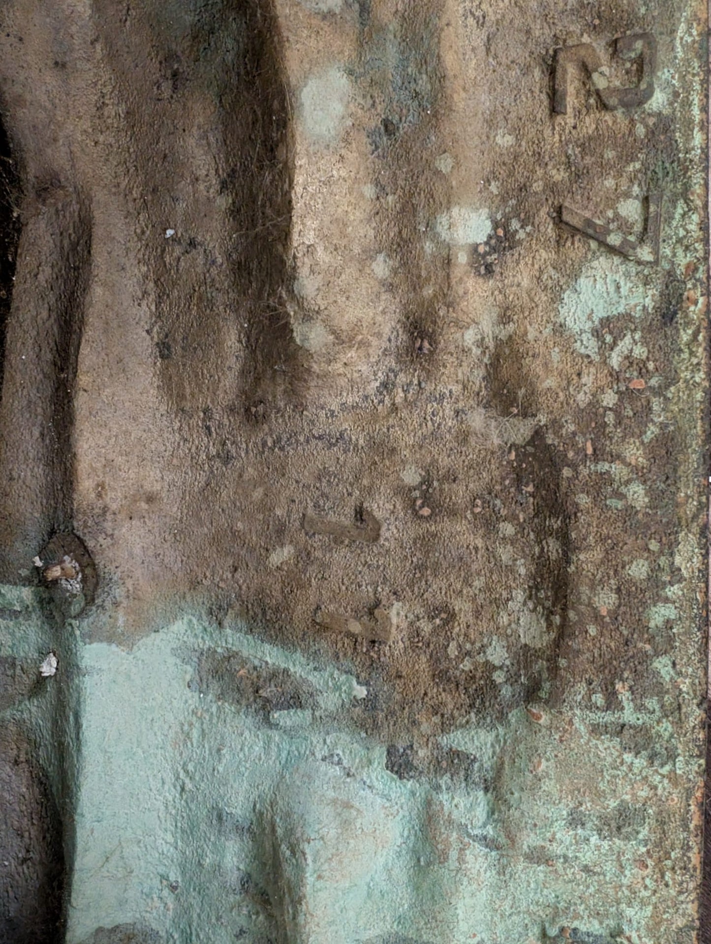 Antiek Thais Boeddhabeeld in klassieke zittende houding