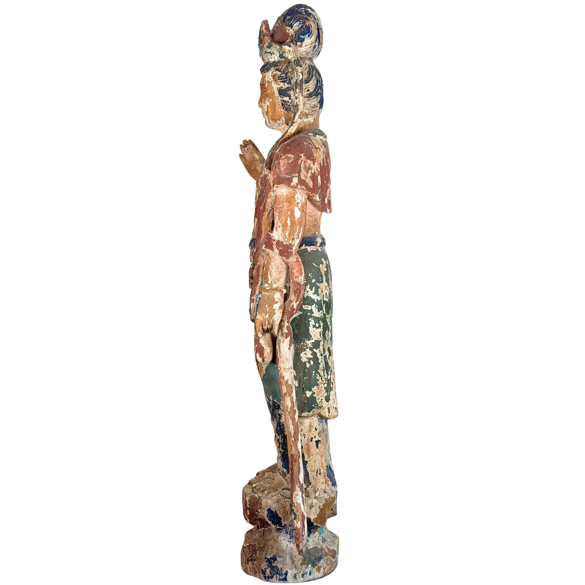 Volledig rechteraanzicht van monumentale antieke Chinese Guanyin