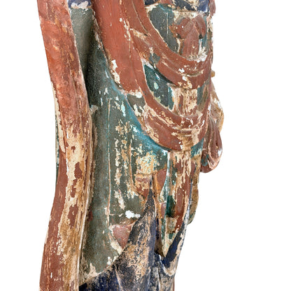 Volledig rechter zijaanzicht van monumentale antieke Chinese Guanyin