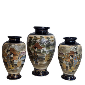Antieke Japanse Satsuma Garnituur – Geisha Decoratie (3-delig)