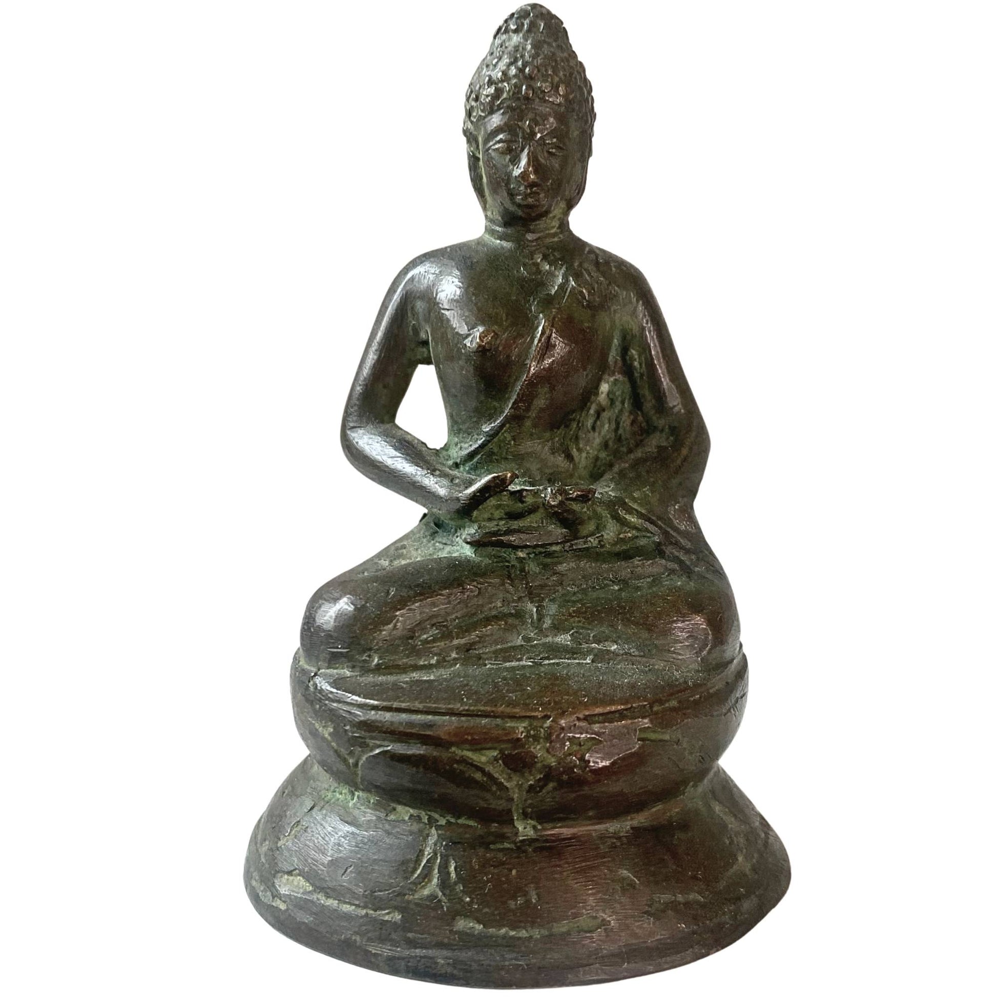 Antiek Thais bronzen Boeddha beeldje van 9 cm hoog.