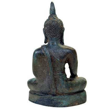 Achterzijde van antieke Thaise bronzen Boeddha in Sukhothai-stijl met oude groenbruine patina