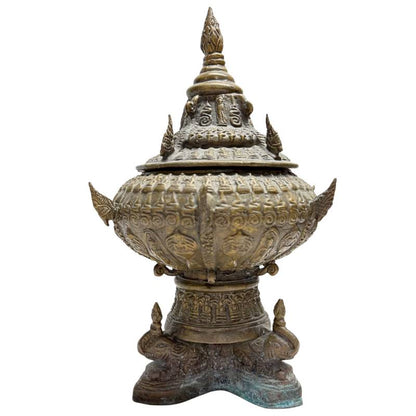 Antieke Thaise bronzen reliekhouder met olifantenbasis en stupa-vorm
