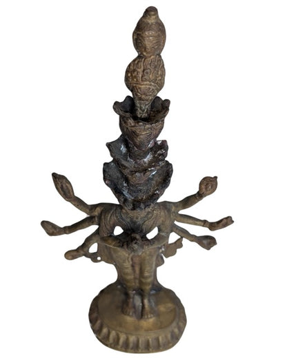 Avalokiteshvara beeld uit Tibet van vuurverguld brons