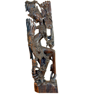 Balinese Dewi met Garuda-vleugels – handgesneden coromandel (Makassar-ebbenhout), midden 20e eeuw, 101 cm