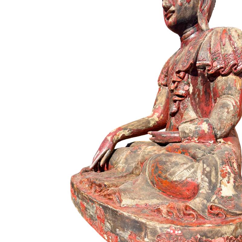 Houten Boeddhabeeld uit een Birmese tempeltraditie
