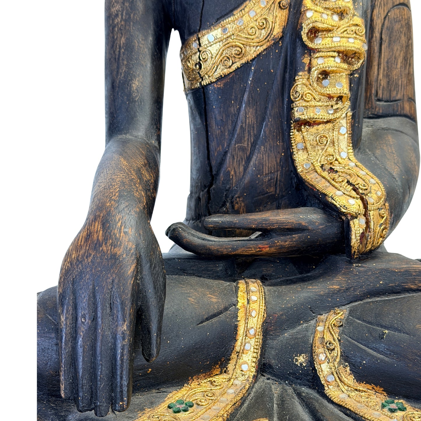 Detail van de handen van de Birmese Boeddha in bhumisparsha mudra