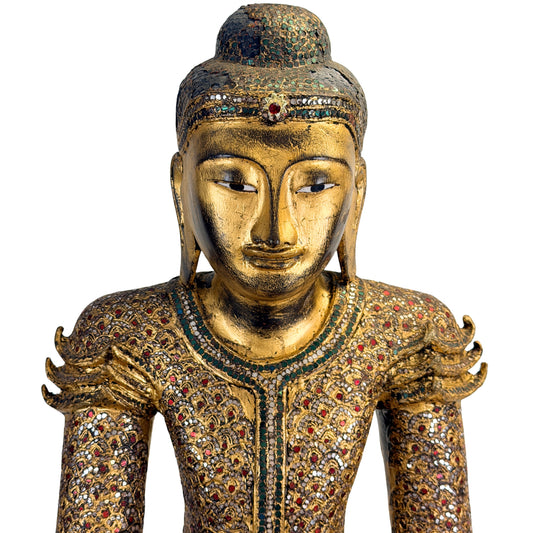 Birmese Boeddha uit Mandalay met thayo en bladgoud