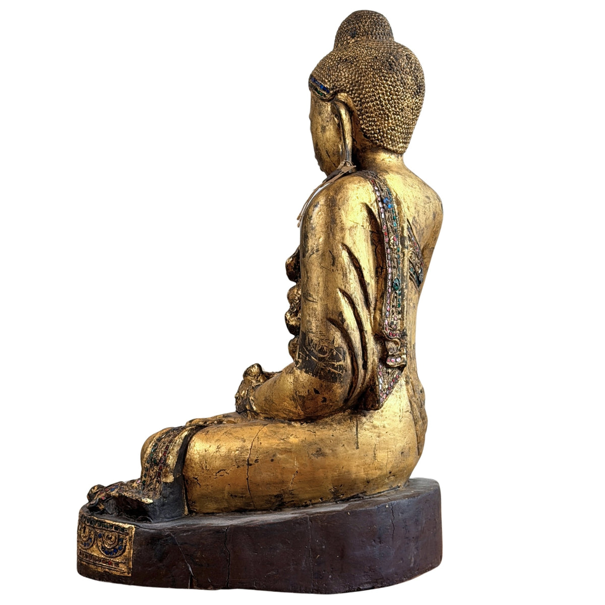 Zijaanzicht van de Birmese Shan Boeddha met zichtbaar oud exportzegel