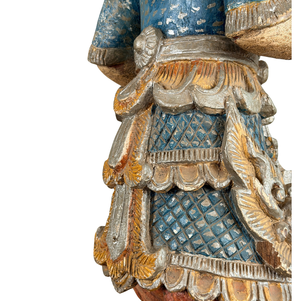 Birmese Nat-figuur: achterdetail van de beschilderde kledingpanelen