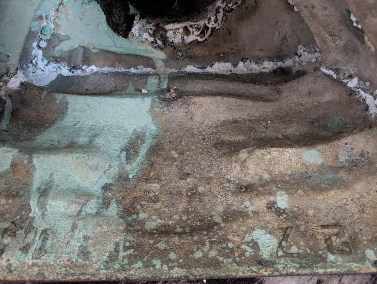 Vroeg Thais Boeddhabeeld in brons met klassieke proporties