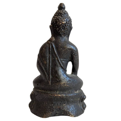 Boeddhistische figuur met kalasha in brons
