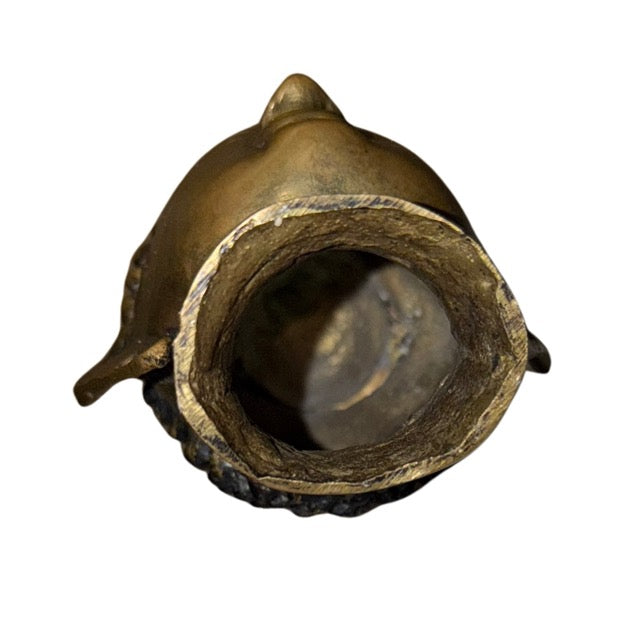 Bronzen boeddhahoofd uit Nepal met natuurlijke patina en koperoxidatie door langdurige ouderdom