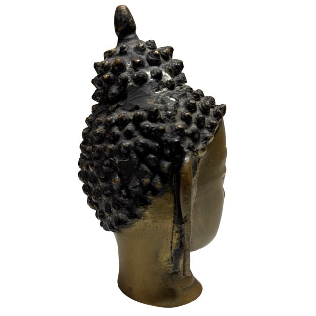 Bronzen boeddhahoofd uit Nepal met duidelijke urna en ushnisha, traditionele boeddhistische iconografie