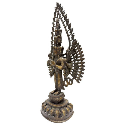 Bronzen boeddhistische Avalokiteshvara sculptuur uit de Himalaya