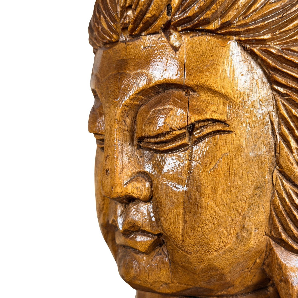 Droogtescheur over het voorhoofd van het Guanyin-hoofd