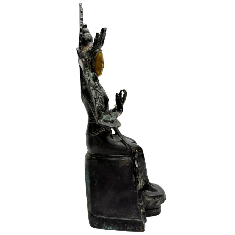 Chinese bodhisattva in brons met natuurlijke patina en sporen van ritueel gebruik