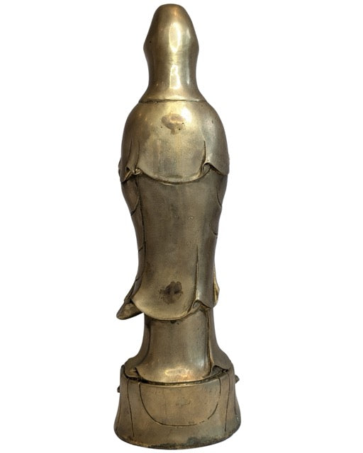 Chinees bronzen Guanyin beeld met ketting en rituele objecten