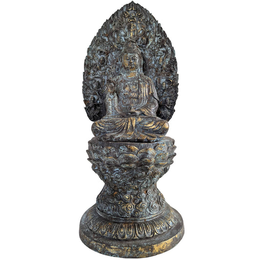 Vooraanzicht van een 36.5 cm hoog bronzen Guanyin beeld op een rijk bewerkte lotusbasis.
