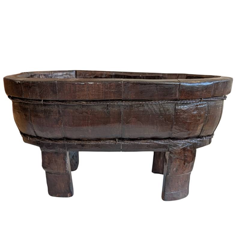Chinese houten deegkom op vier poten
