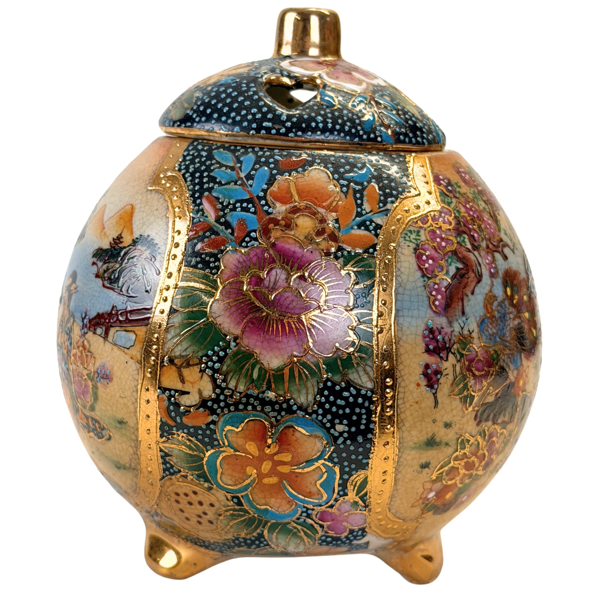 Zijde van Chinese Satsuma-stijl koro met grote paarse bloem, donkerblauw veld en gouddecoratie