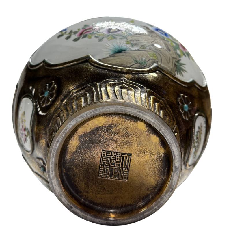 chinese vaas metaal reliëf patroon structuur detail