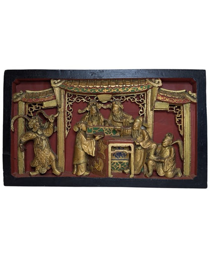 Chinees verguld houtsnijpaneel met confuciaanse geleerden scène Qing periode