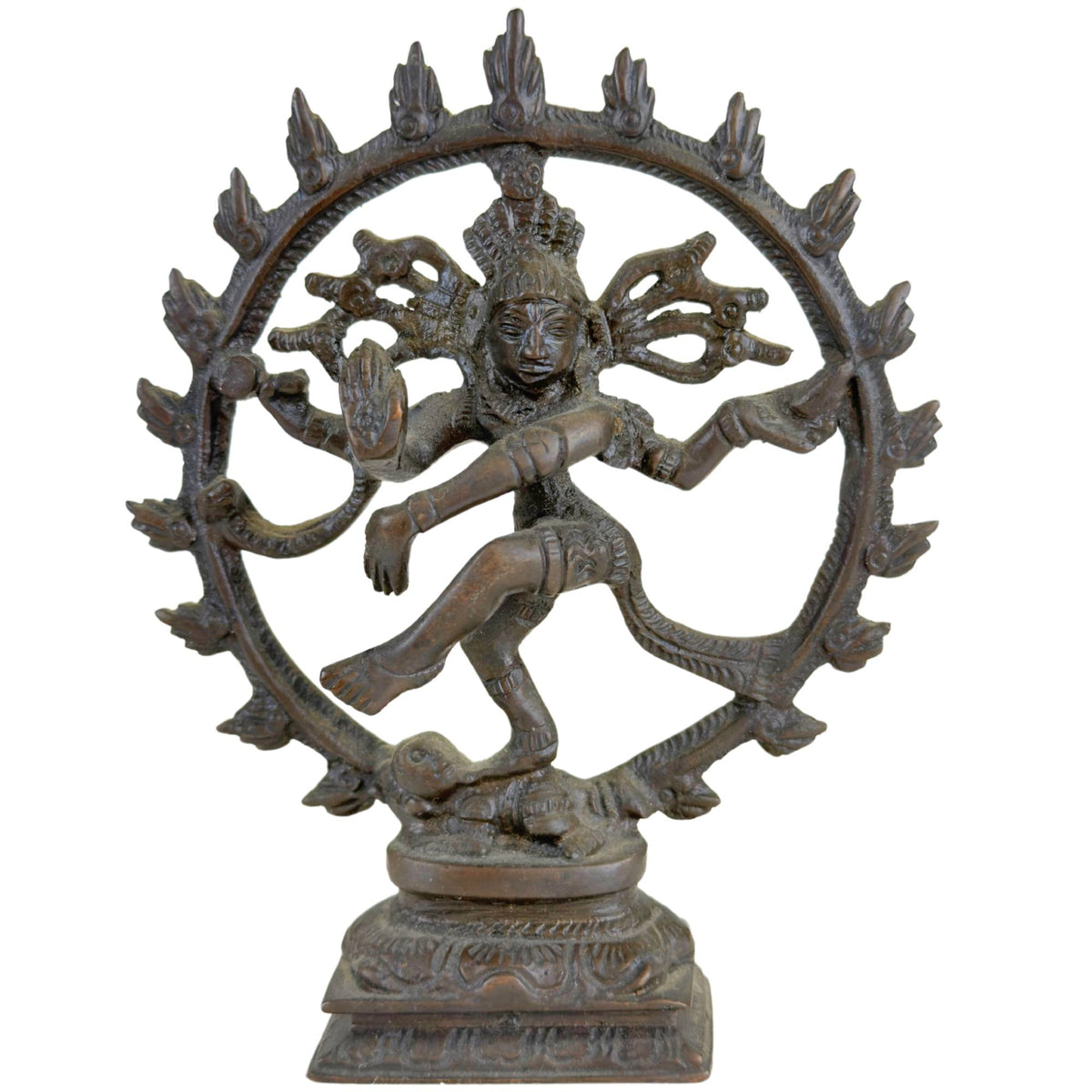 Compact bronzen Shiva Nataraja beeld uit India met donkere patina en kosmische danshouding