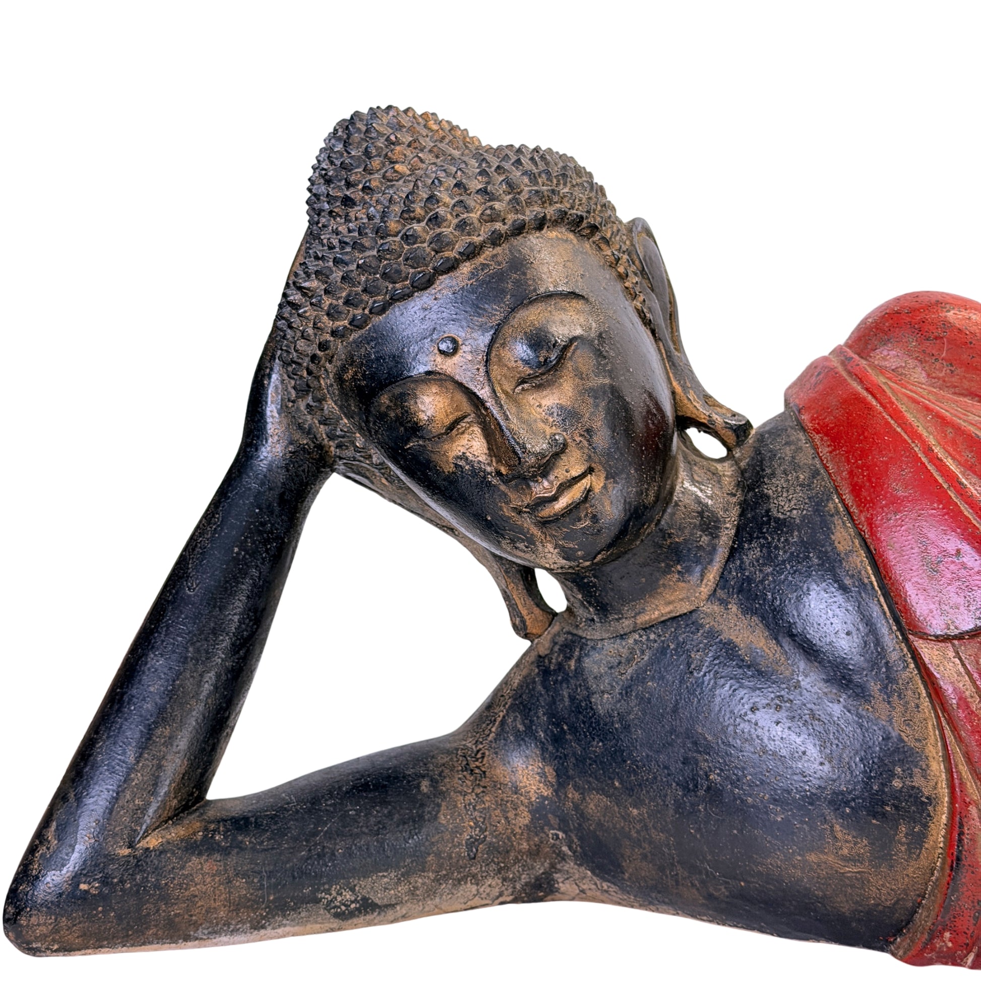 Detail van het serene gezicht van de 19e-eeuwse Birmese Boeddha