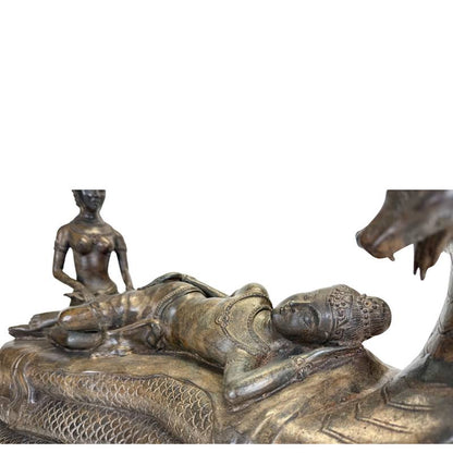 Detail van de zeven slangenkoppen (Naga) boven Vishnu