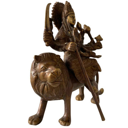 bronzen Durga beeld op leeuw – oud Hindoe godinnenbeeld uit India
