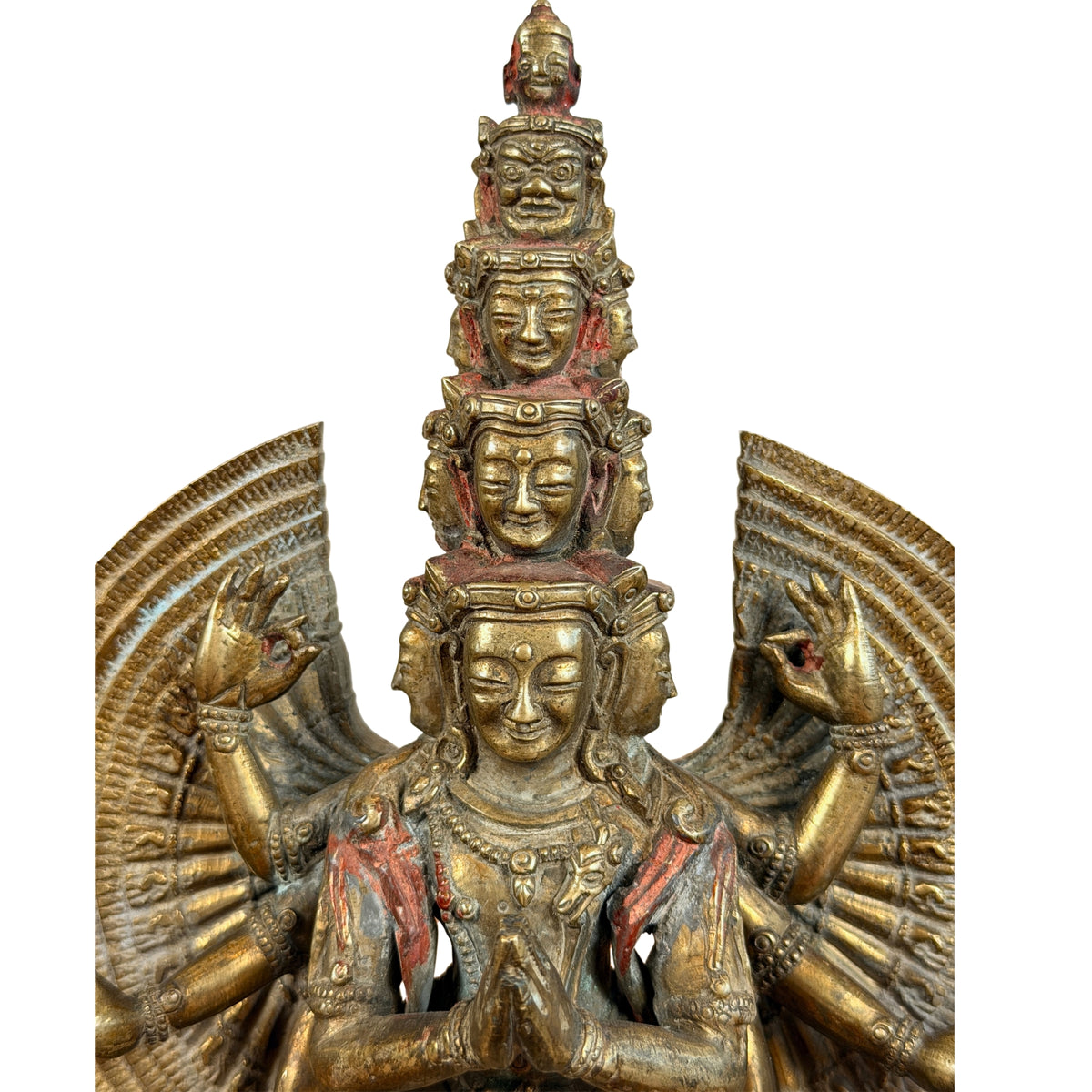 Toren van elf hoofden met toornig gezicht en kleine Amitabha bovenaan, opgeheven handen in vitarka mudra