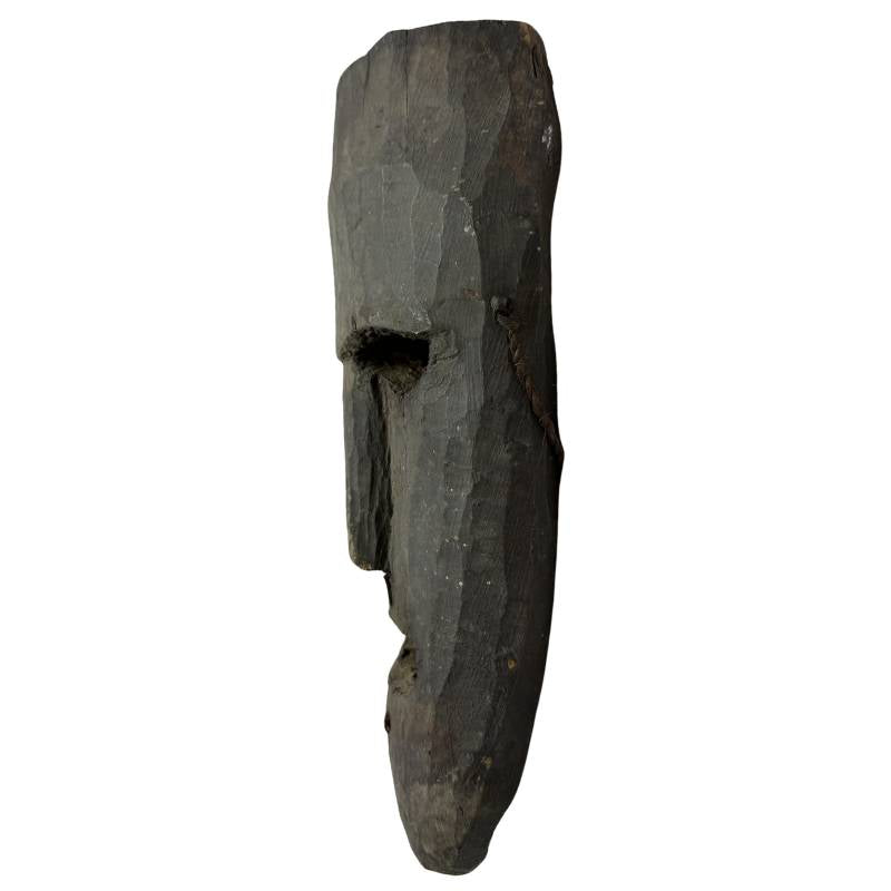 Etnografisch handgesneden houten masker uit Nepal
