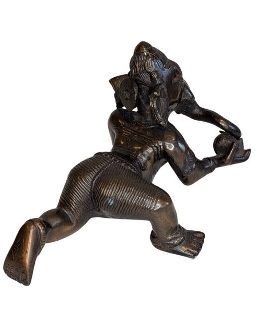 Bronzen Ganesha sculptuur gebruikt als devotieobject