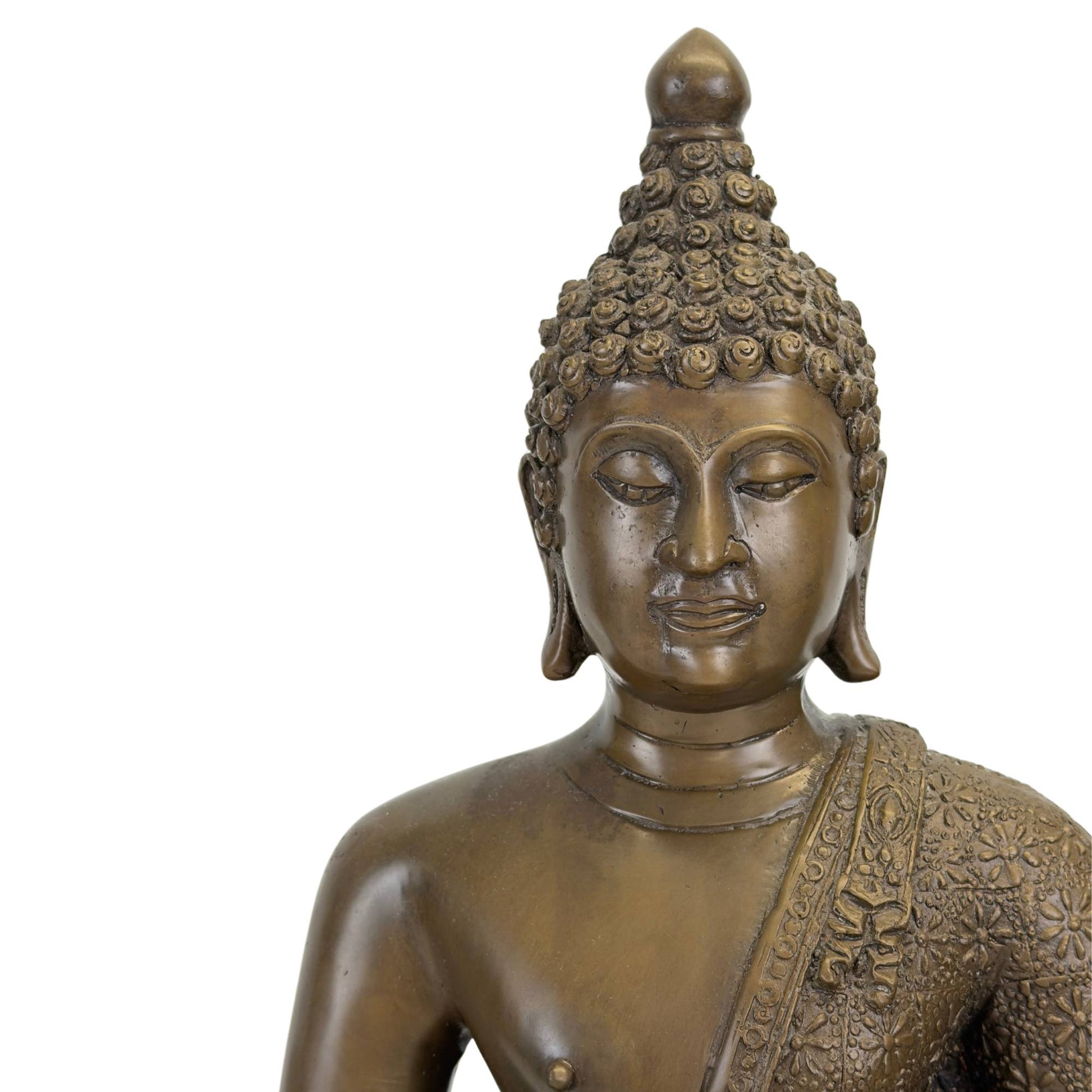 Detail van het serene gezicht en de klassieke Thaise stijlelementen