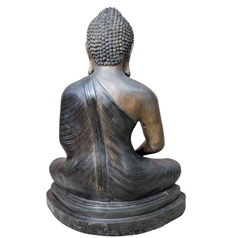 Grote Boeddha in brons volgens de Theravada traditie